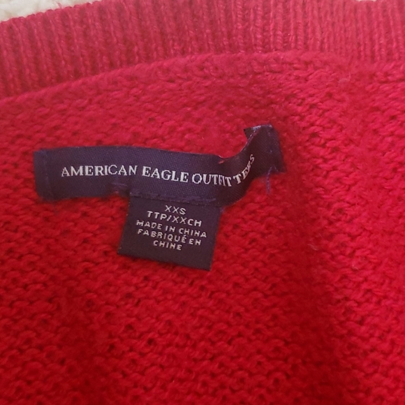 Red ombre AE sweater - Picture 3 of 3